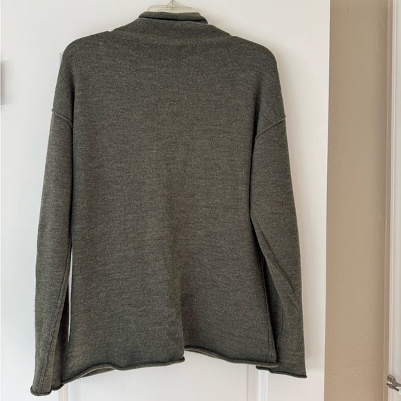 Banana Republic Merino Wool Sweater - Picture 2 of 4